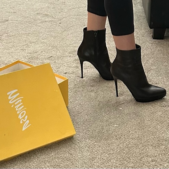 Mimosa black leather boots, size 5 - Picture 9 of 10